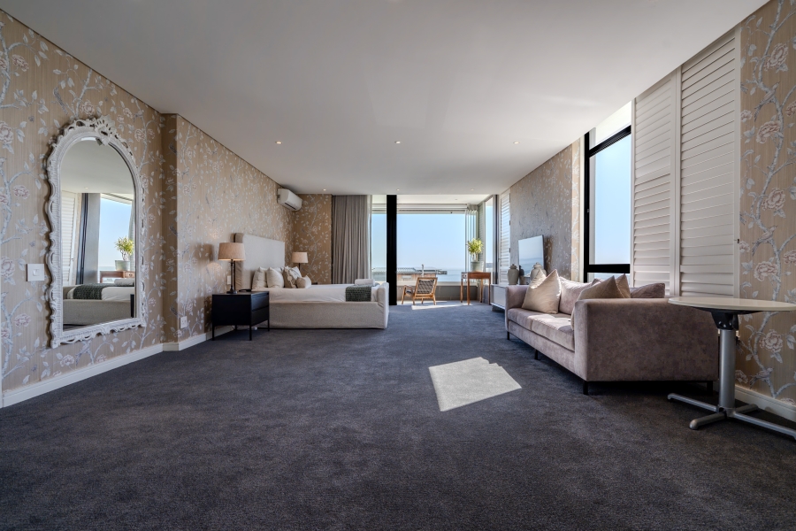 3 Bedroom Property for Sale in Sea Point Western Cape